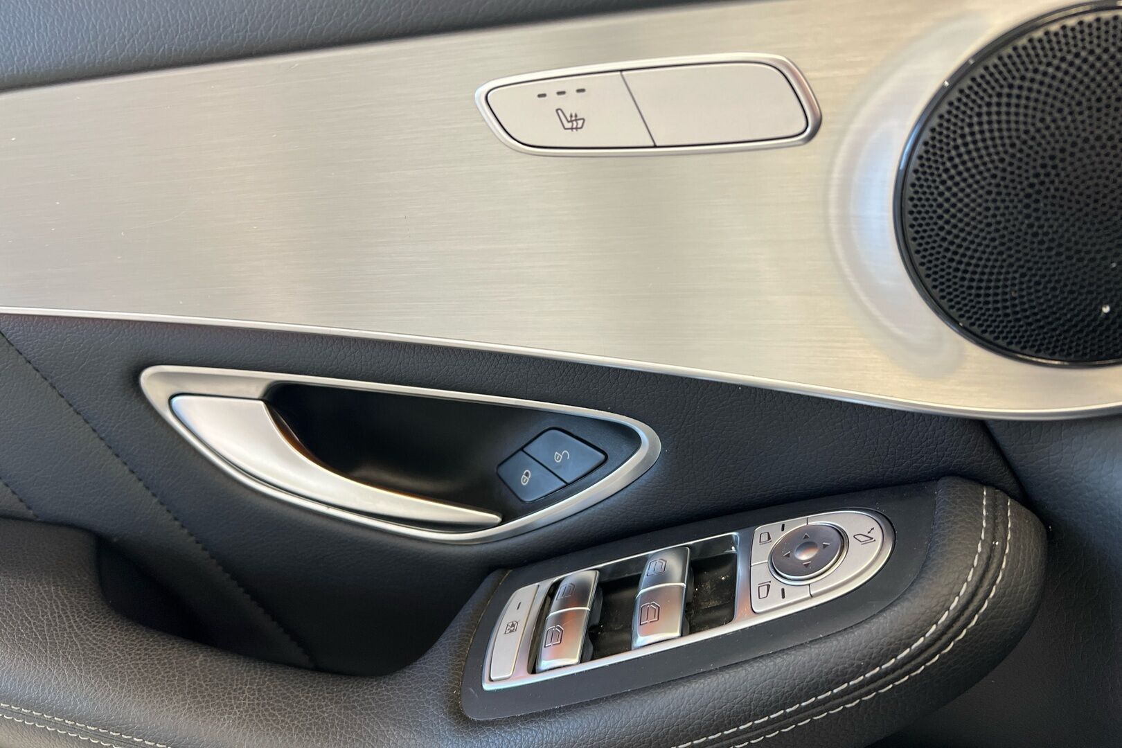 Mercedes-Benz GLC iso kuva 29