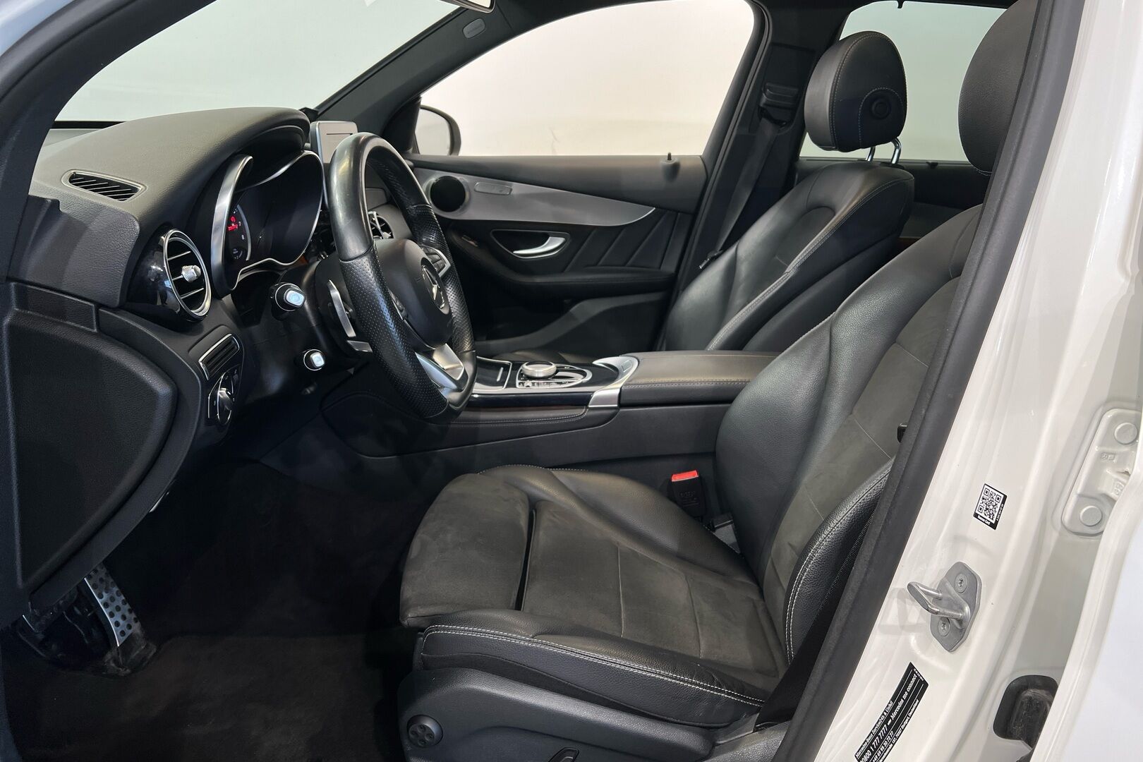 Mercedes-Benz GLC iso kuva 22