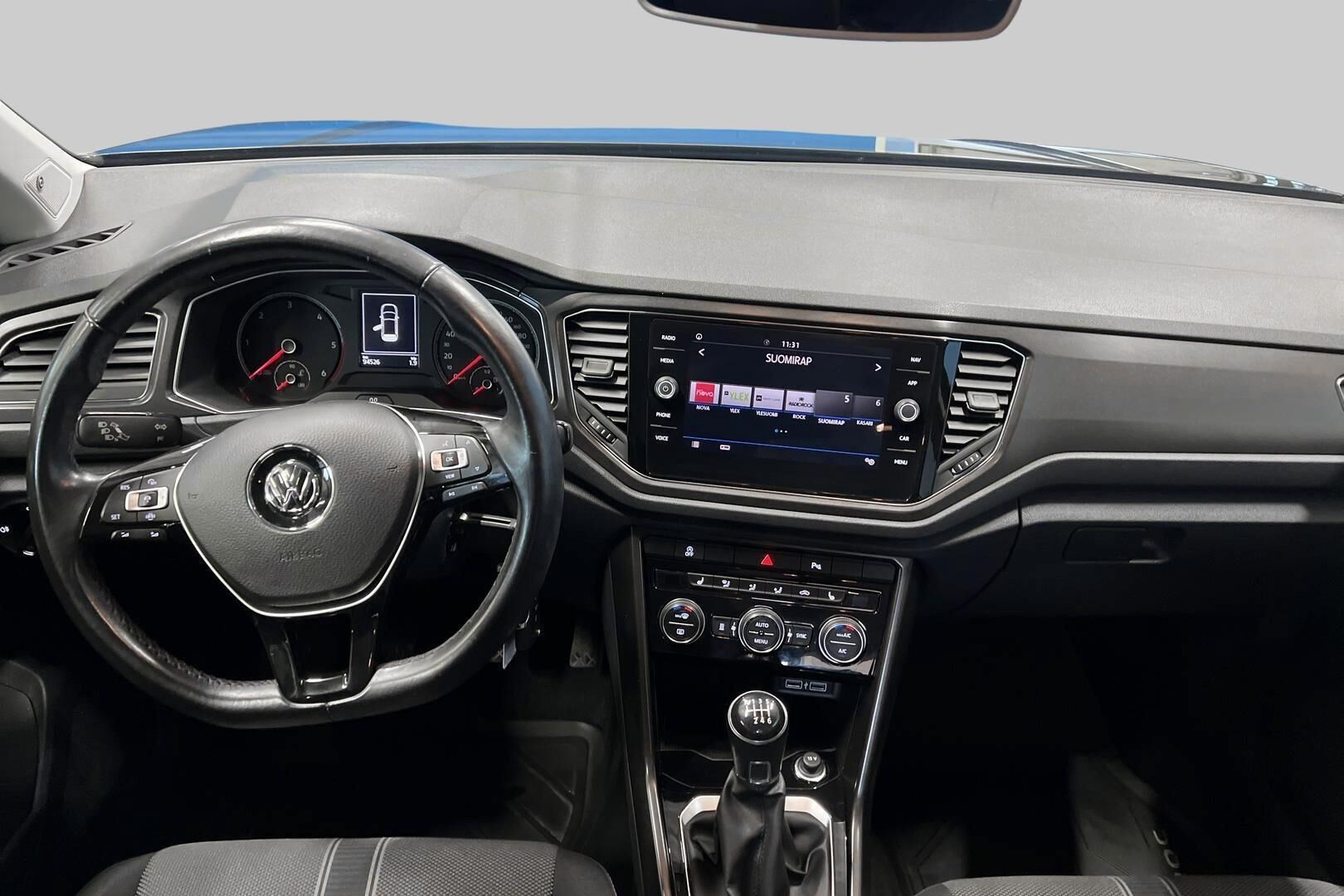 Volkswagen T-Roc iso kuva 11