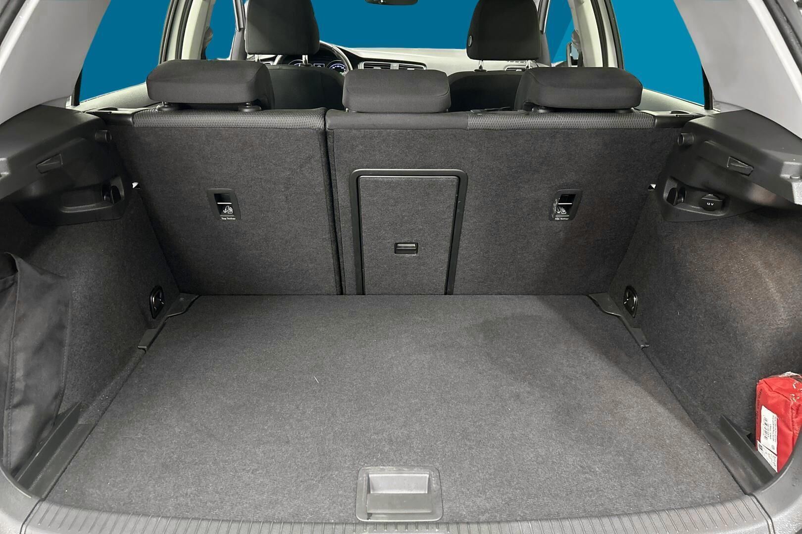 Volkswagen Golf iso kuva 11