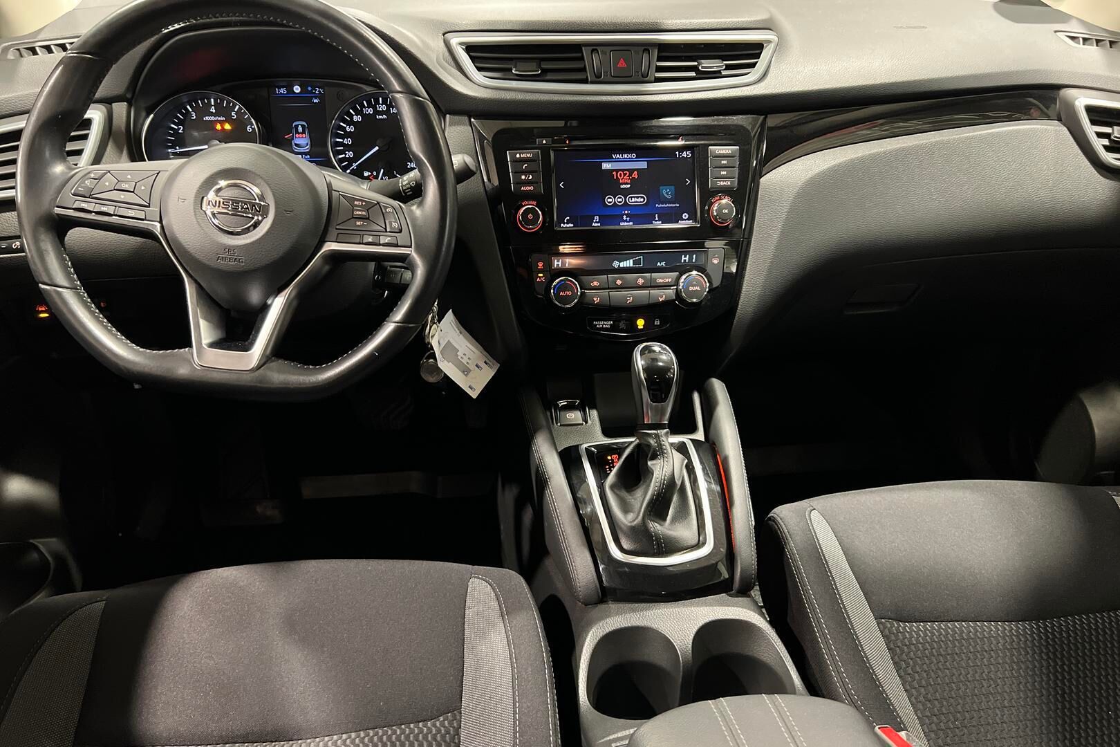 Nissan Qashqai iso kuva 10
