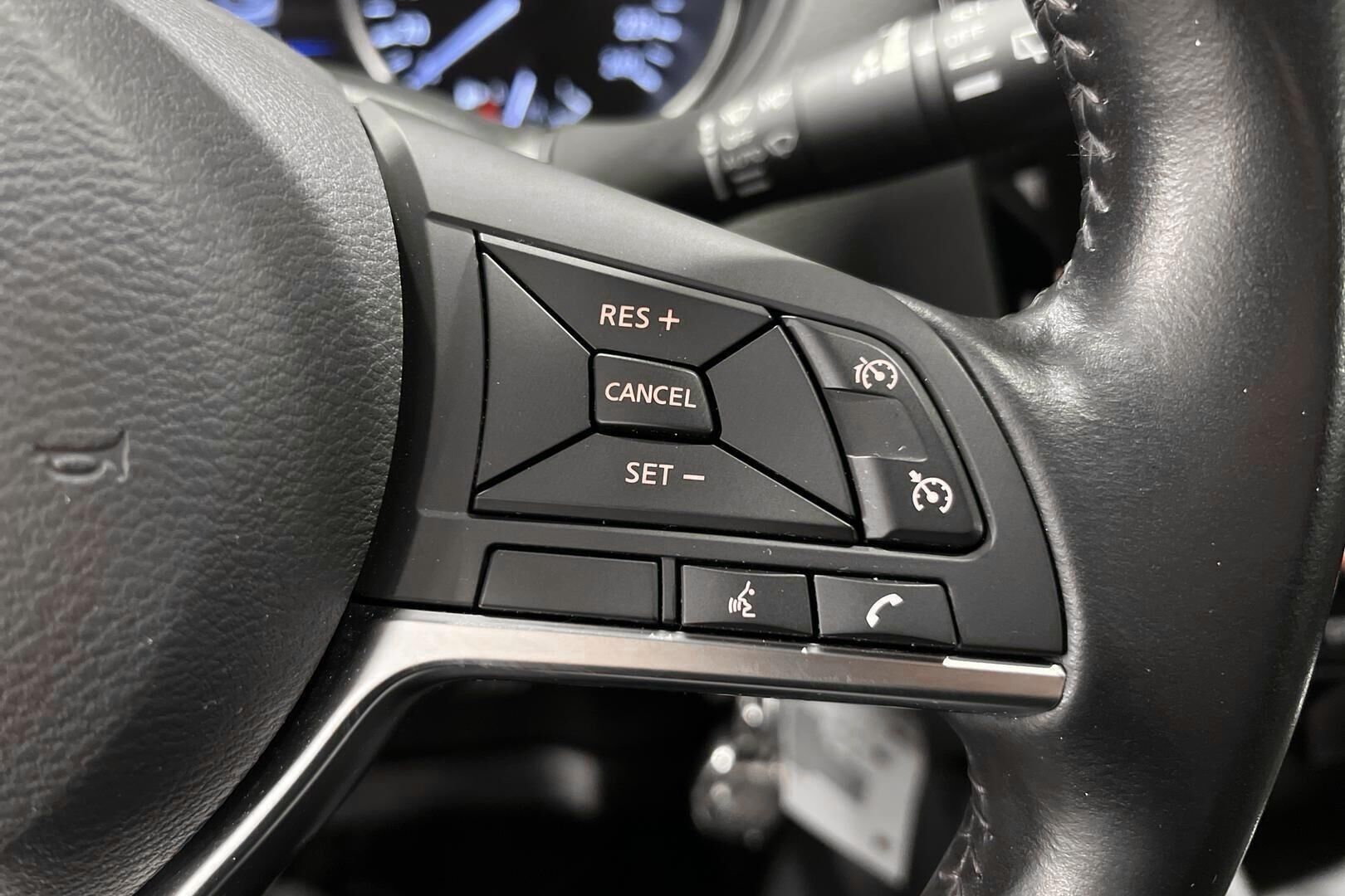 Nissan Qashqai iso kuva 14