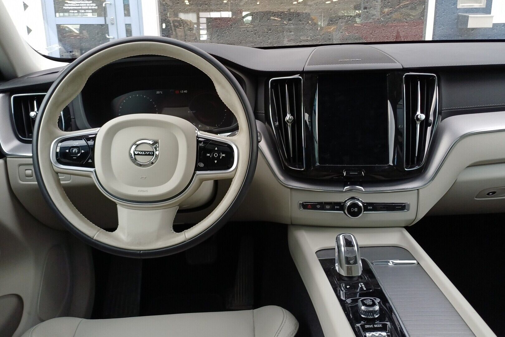 Volvo XC60 iso kuva 1
