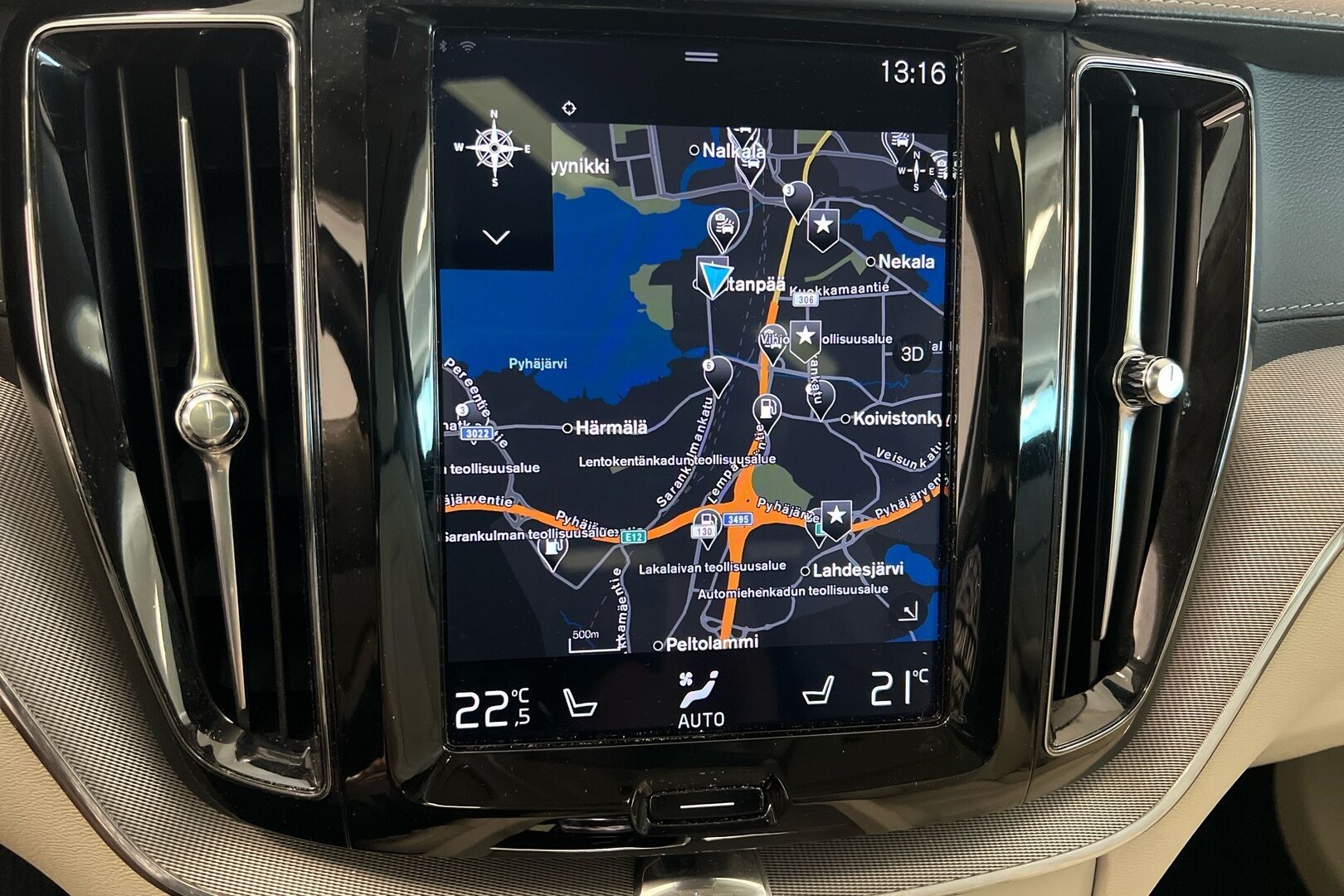 Volvo XC60 iso kuva 13
