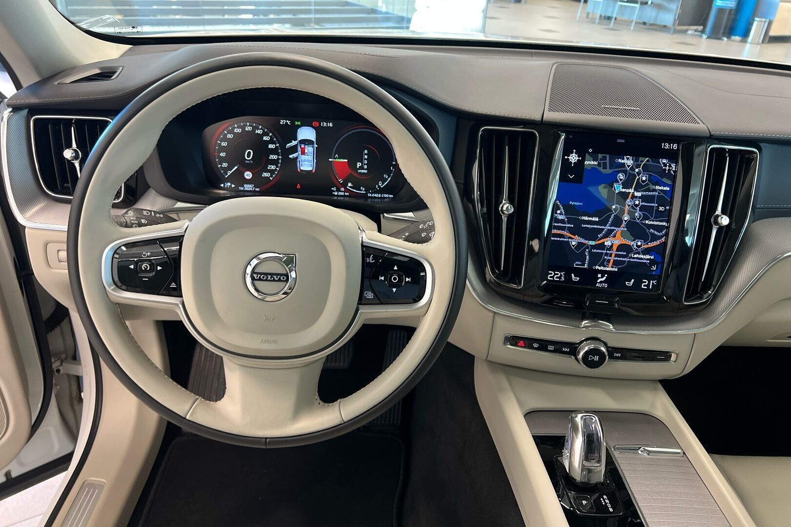 Volvo XC60 iso kuva 21
