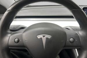 Tesla Model 3 esikatselu 15