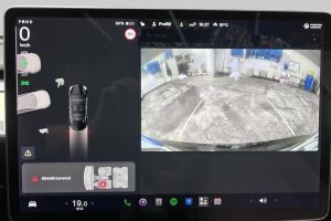 Tesla Model 3 esikatselu 17
