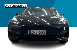 Tesla Model 3 esikatselu 2