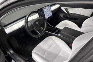 Tesla Model 3 esikatselu 9
