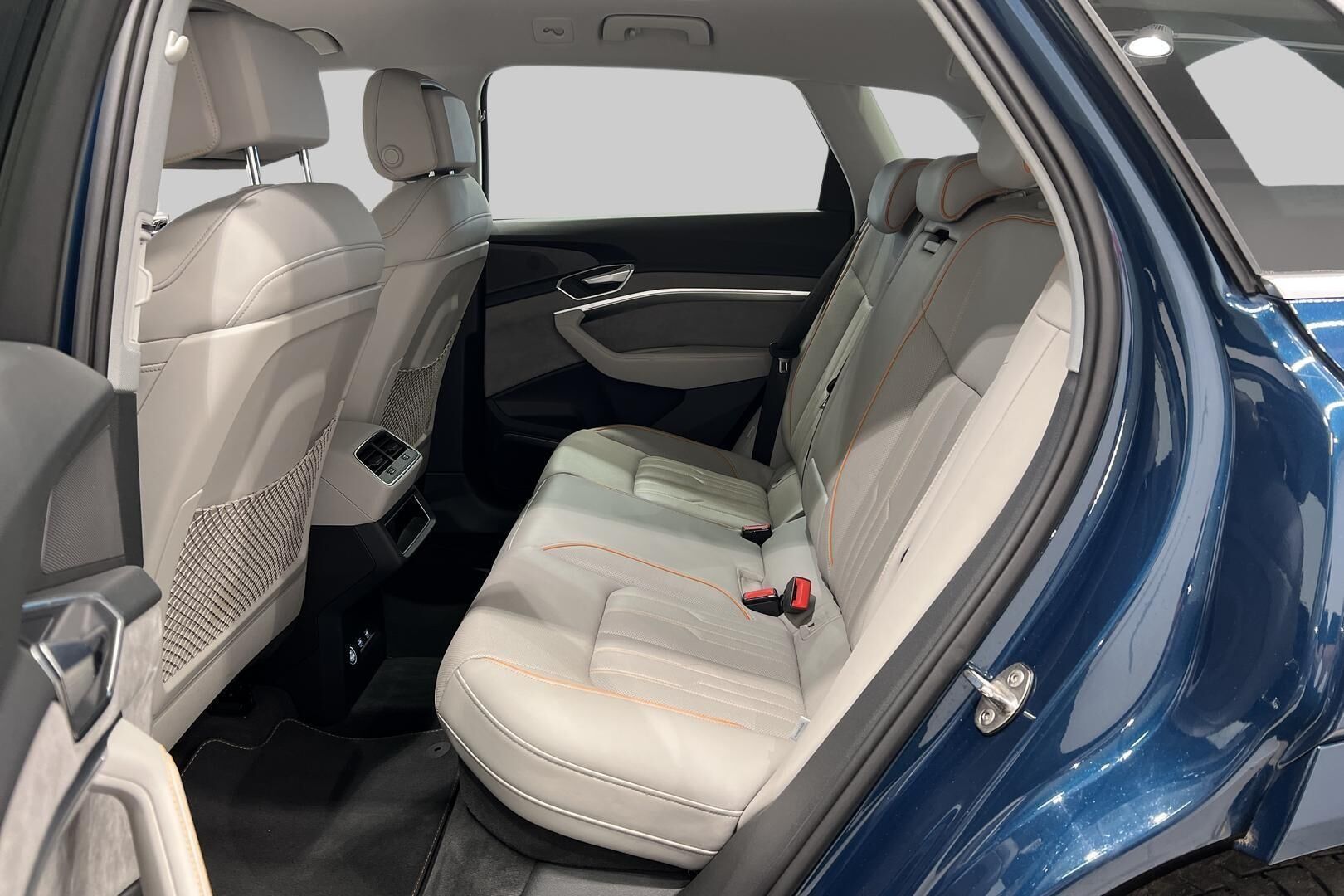 Audi e-tron iso kuva 10