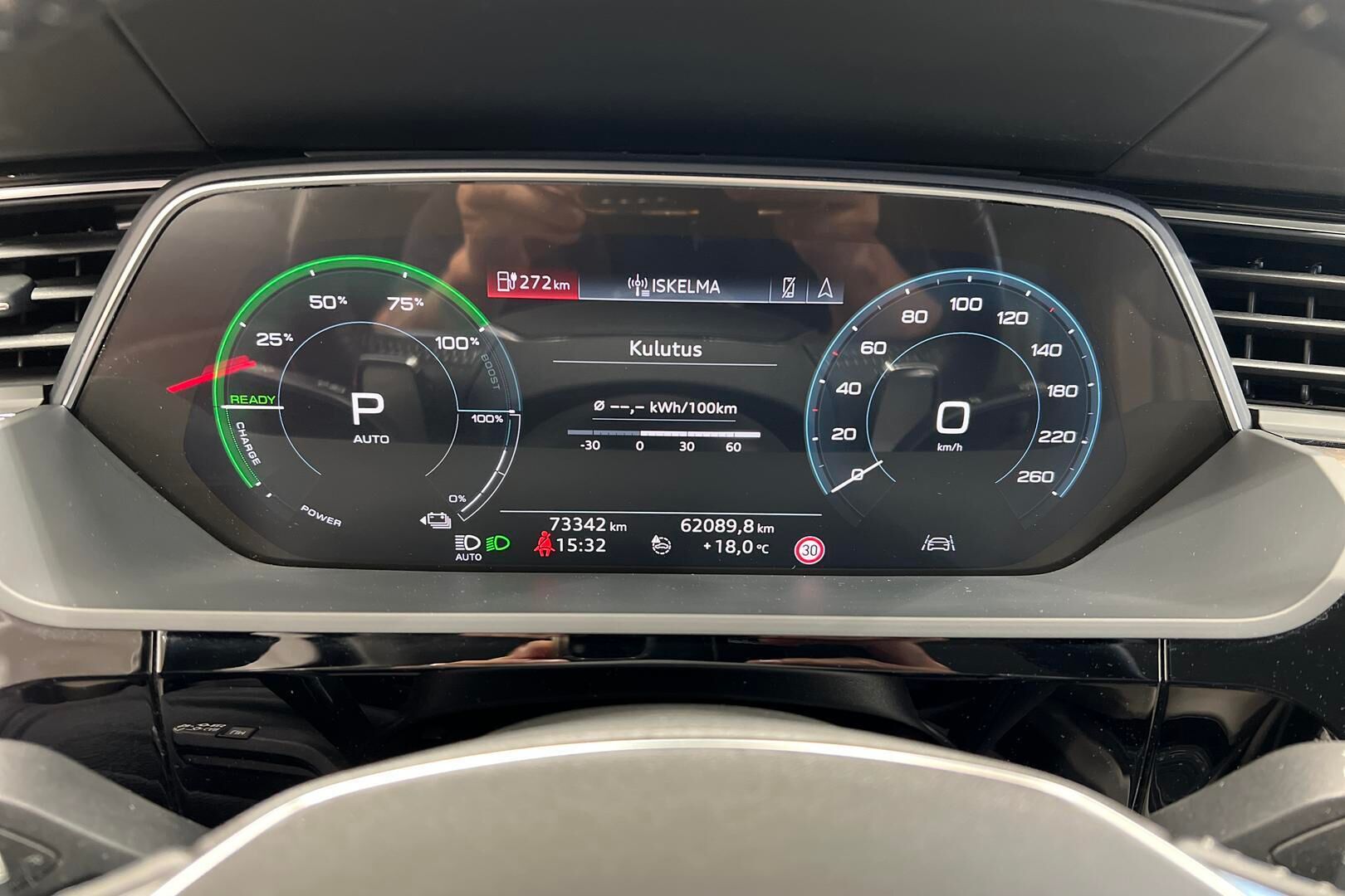 Audi e-tron iso kuva 14