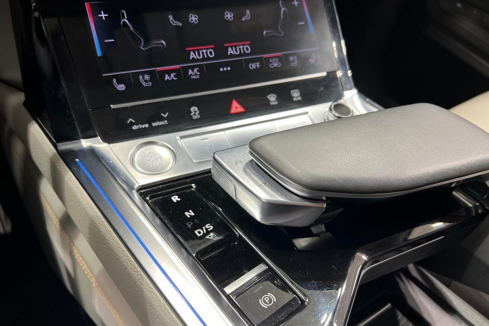 Audi e-tron iso kuva 25