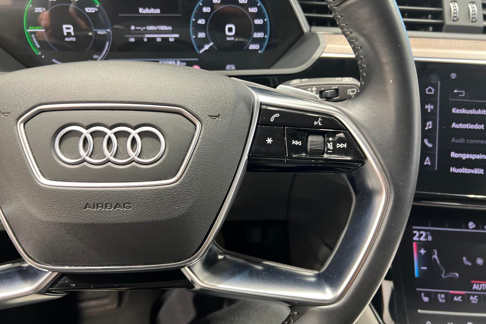 Audi e-tron iso kuva 27