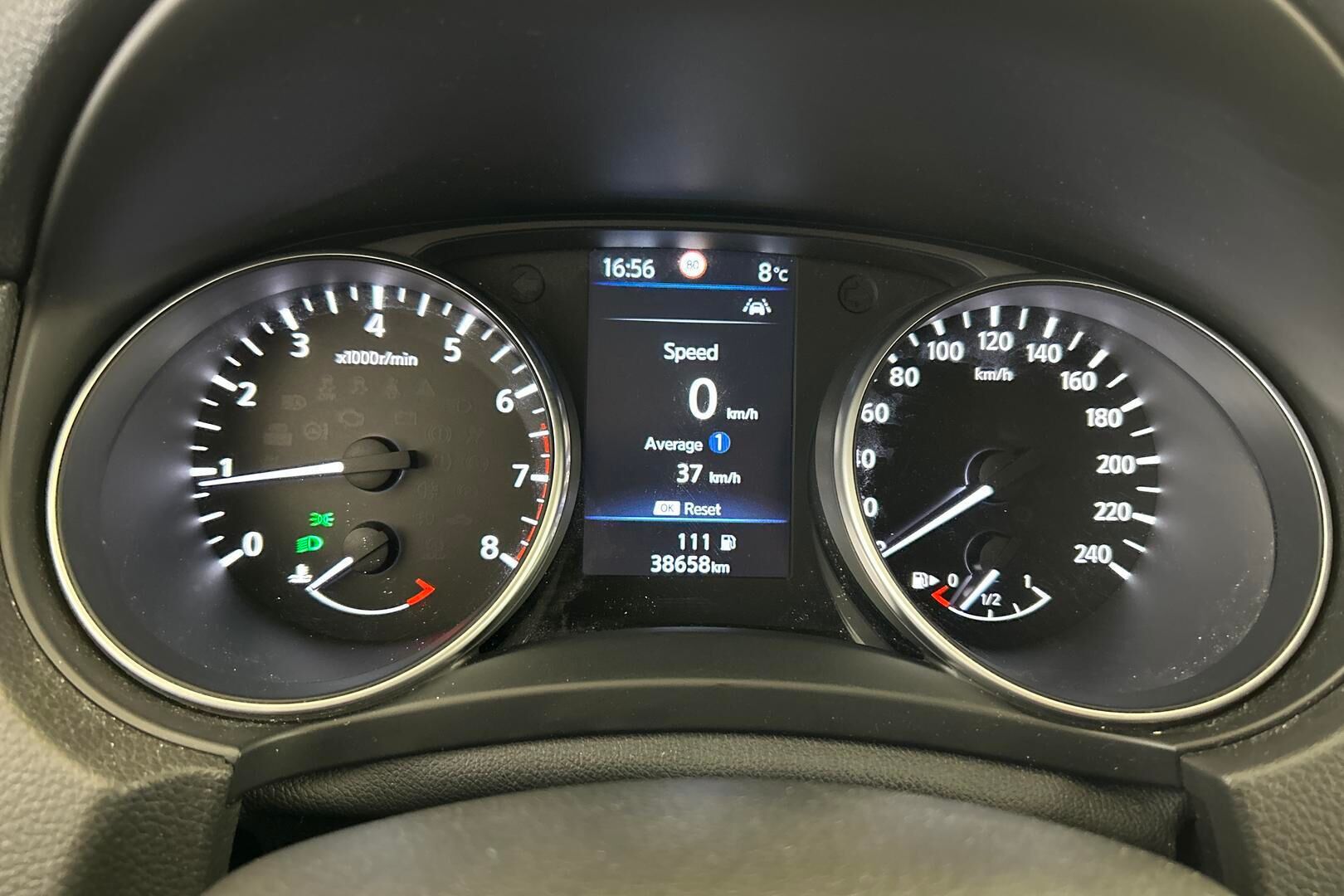 Nissan Qashqai iso kuva 14