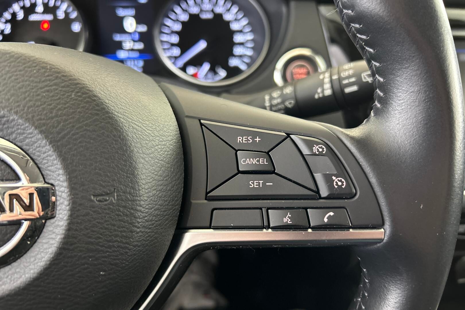 Nissan Qashqai iso kuva 15