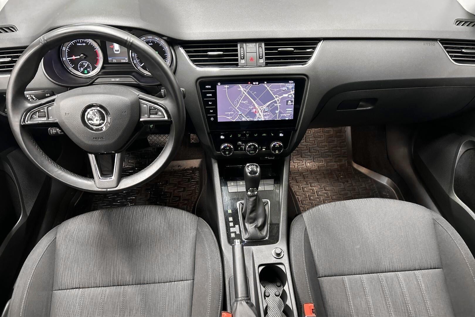 Skoda Octavia iso kuva 22