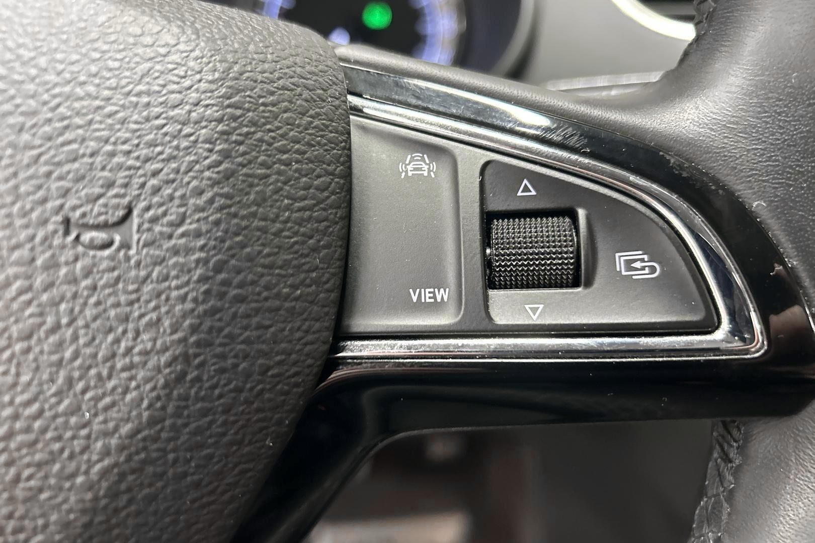 Skoda Octavia iso kuva 12