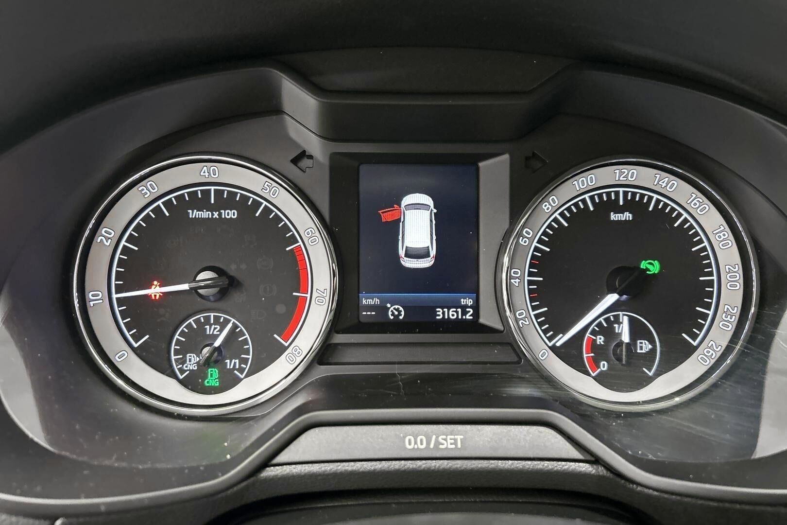 Skoda Octavia iso kuva 13