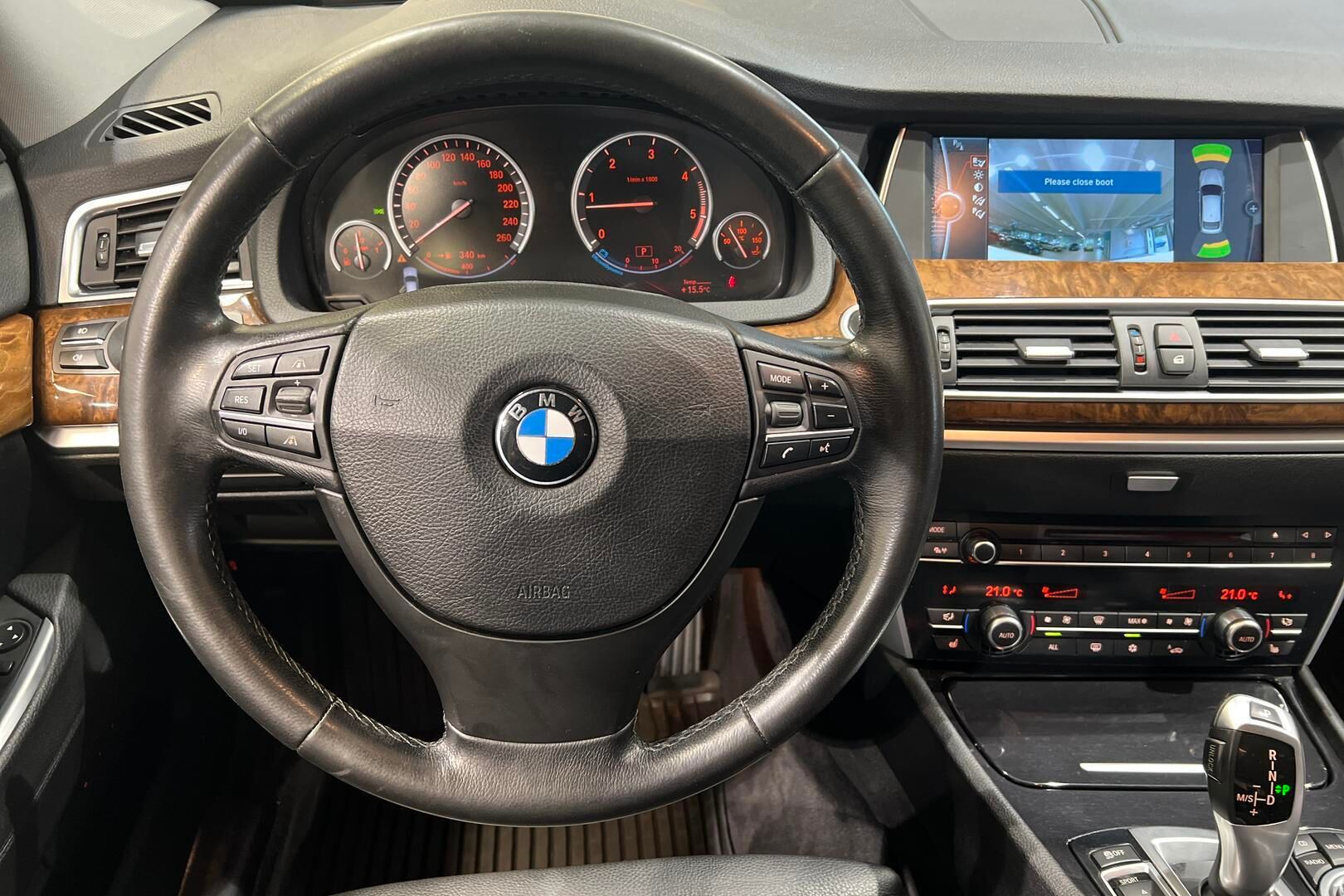 BMW 5-SARJA iso kuva 14