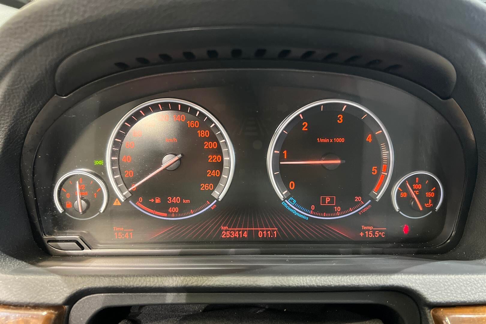 BMW 5-SARJA iso kuva 15