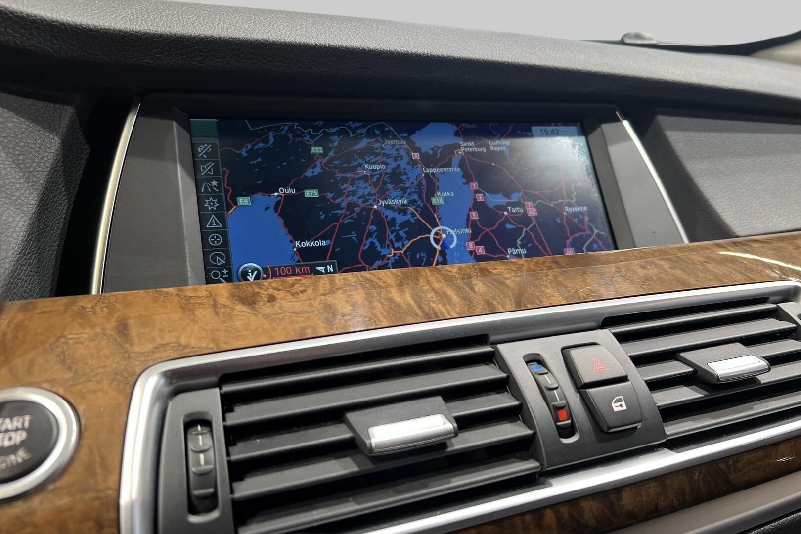 BMW 5-SARJA iso kuva 16