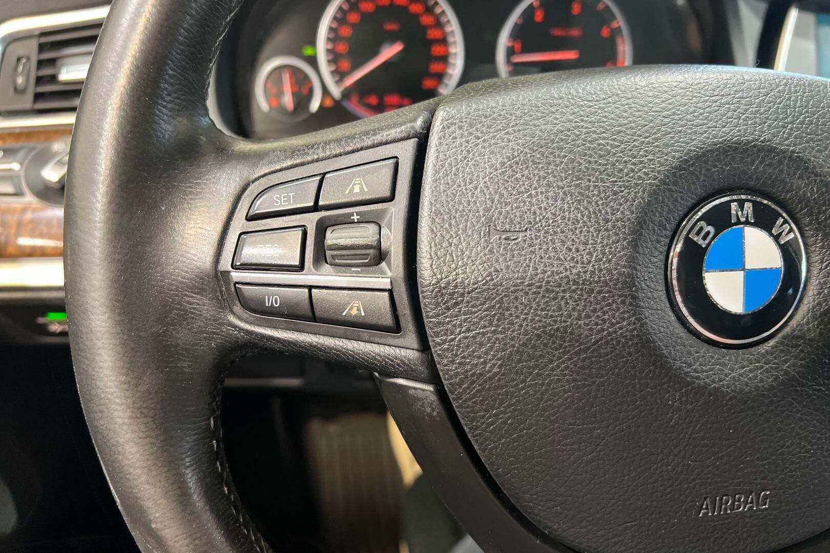 BMW 5-SARJA iso kuva 24