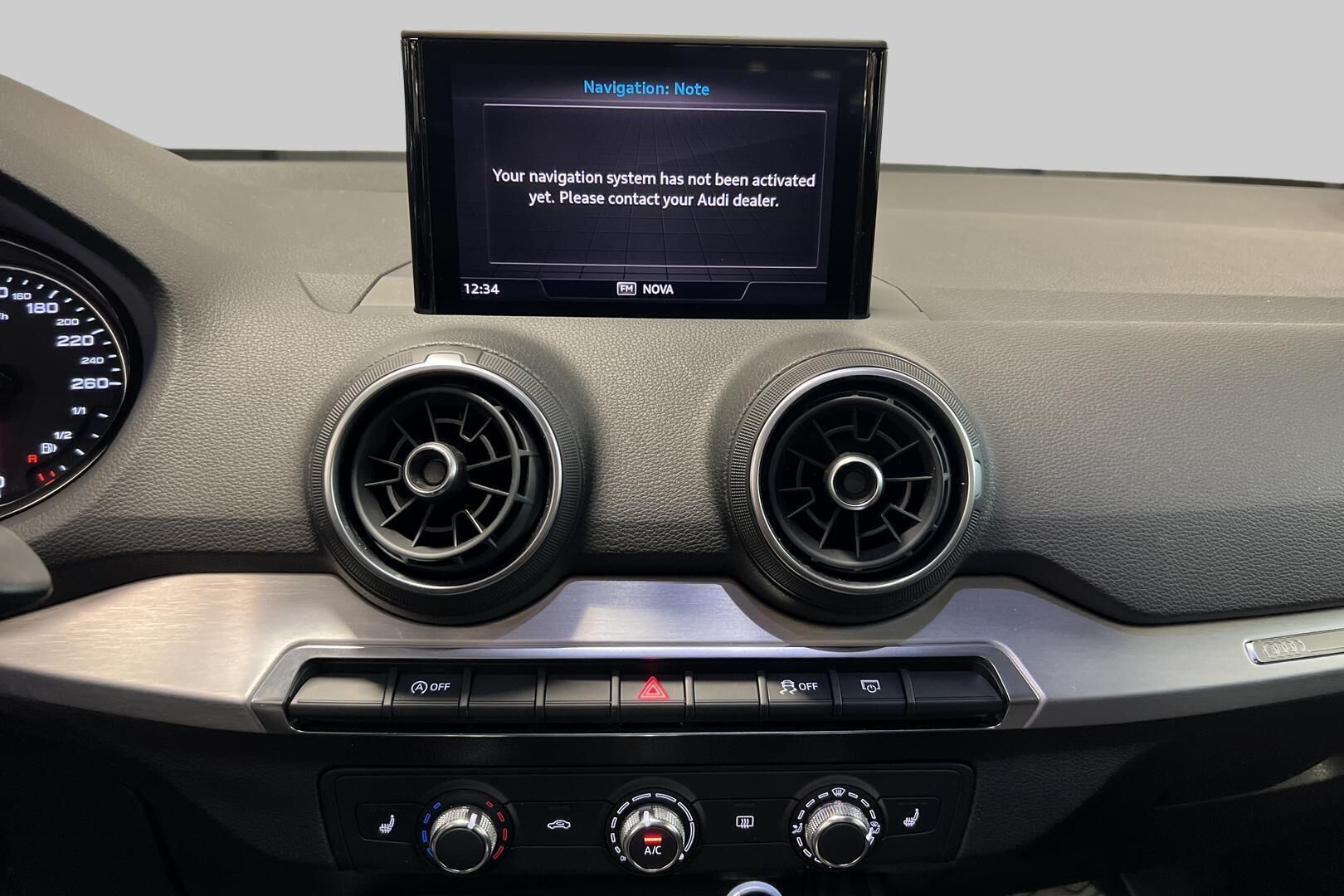 Audi Q2 iso kuva 21