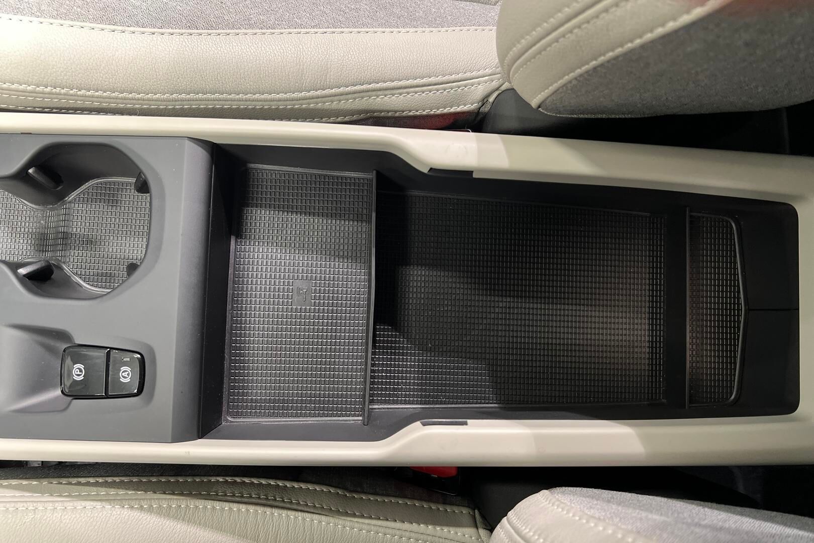 Volvo XC40 iso kuva 21