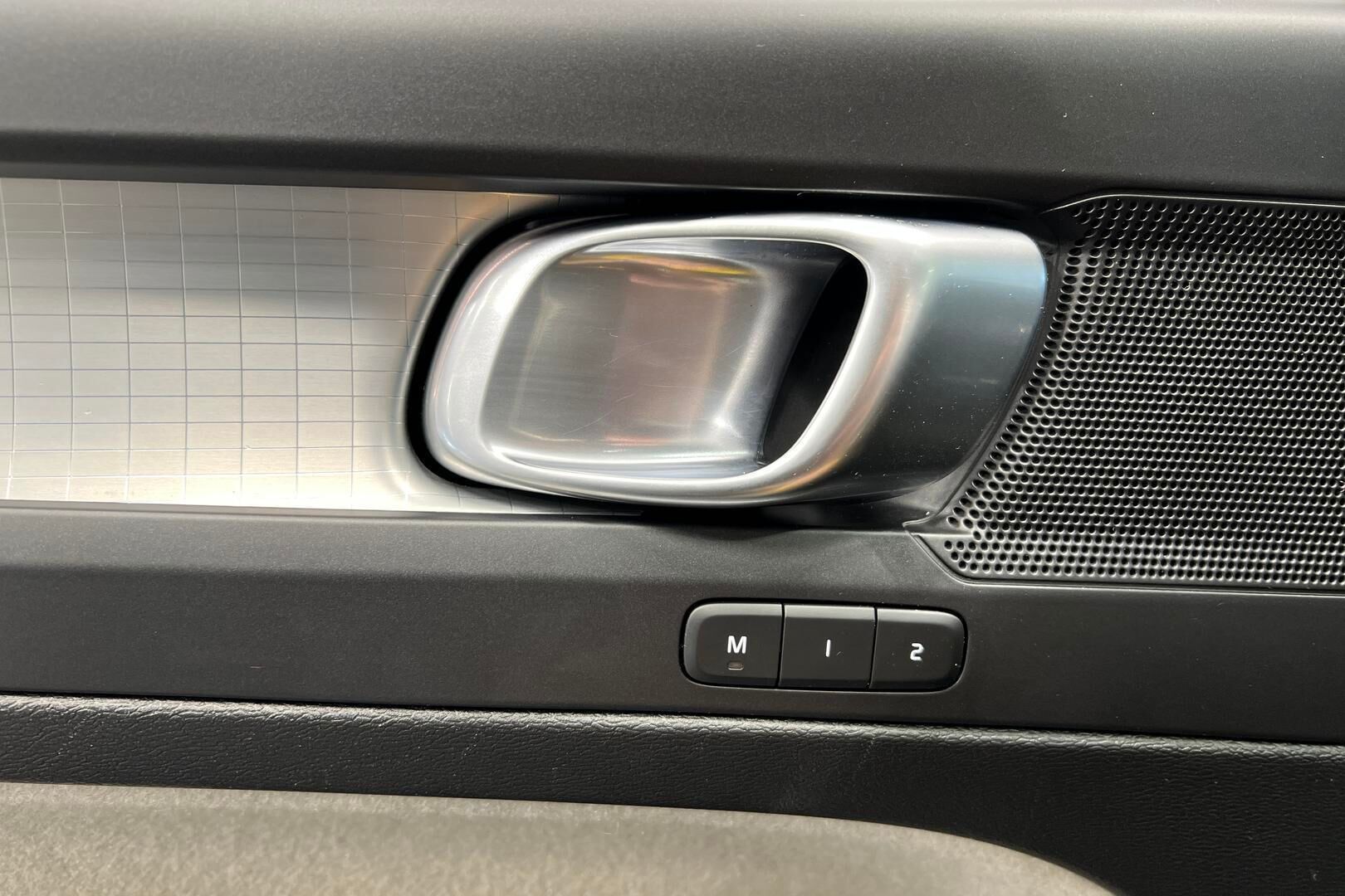 Volvo XC40 iso kuva 26