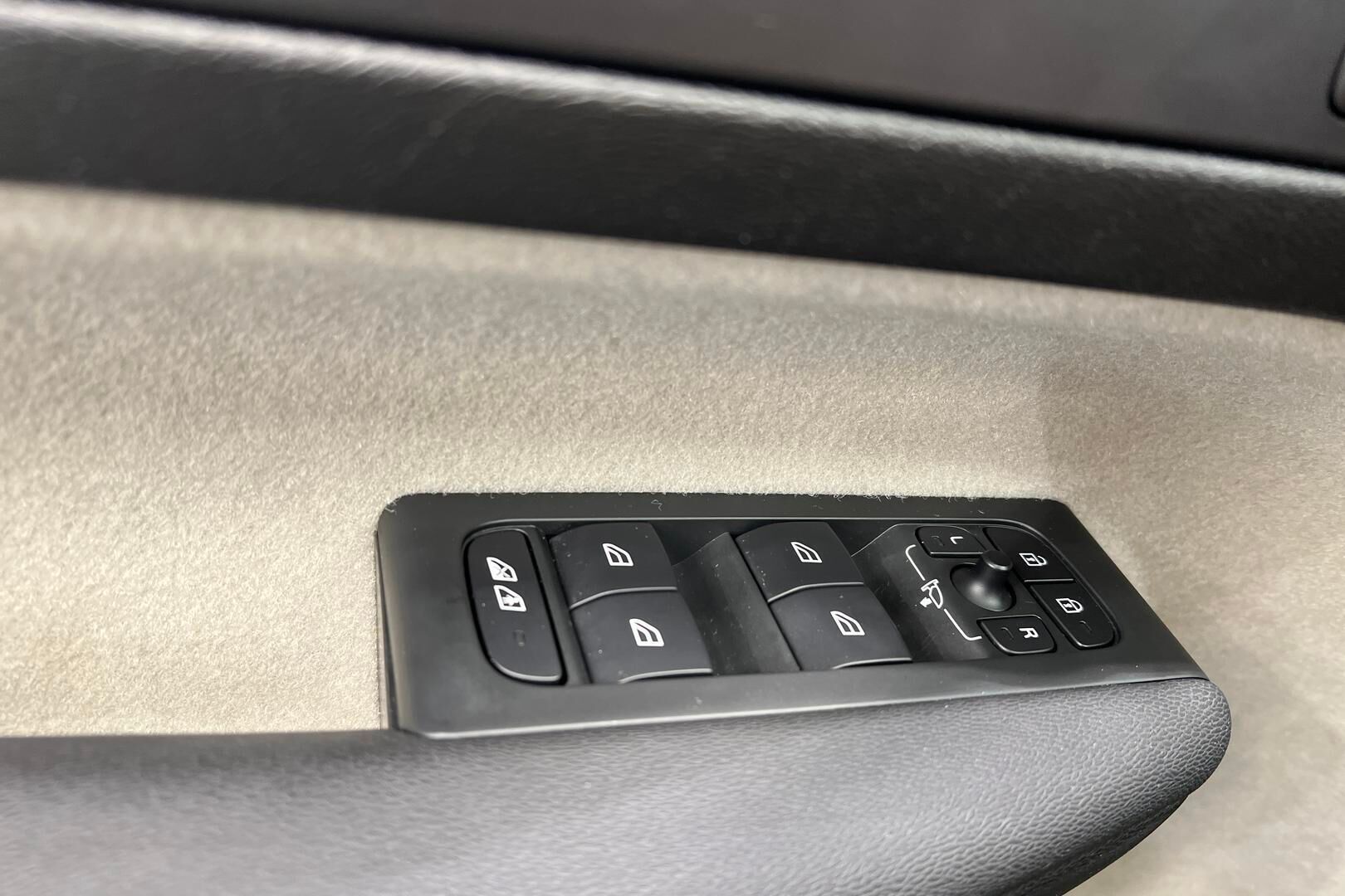 Volvo XC40 iso kuva 27