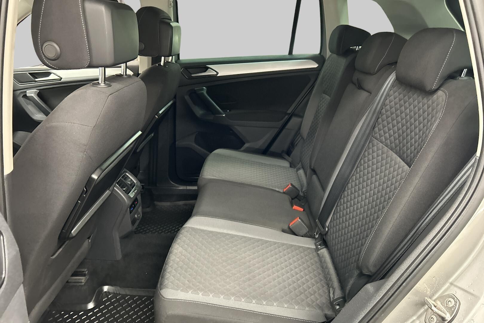 Volkswagen Tiguan iso kuva 7