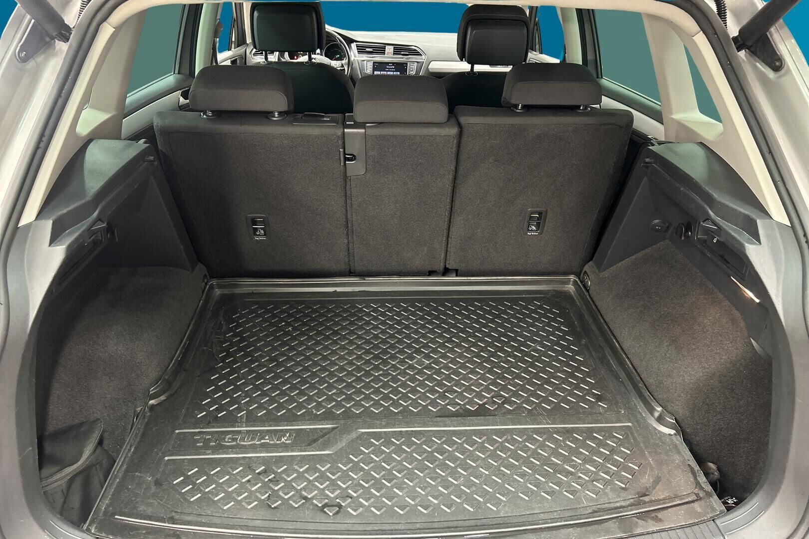 Volkswagen Tiguan iso kuva 9