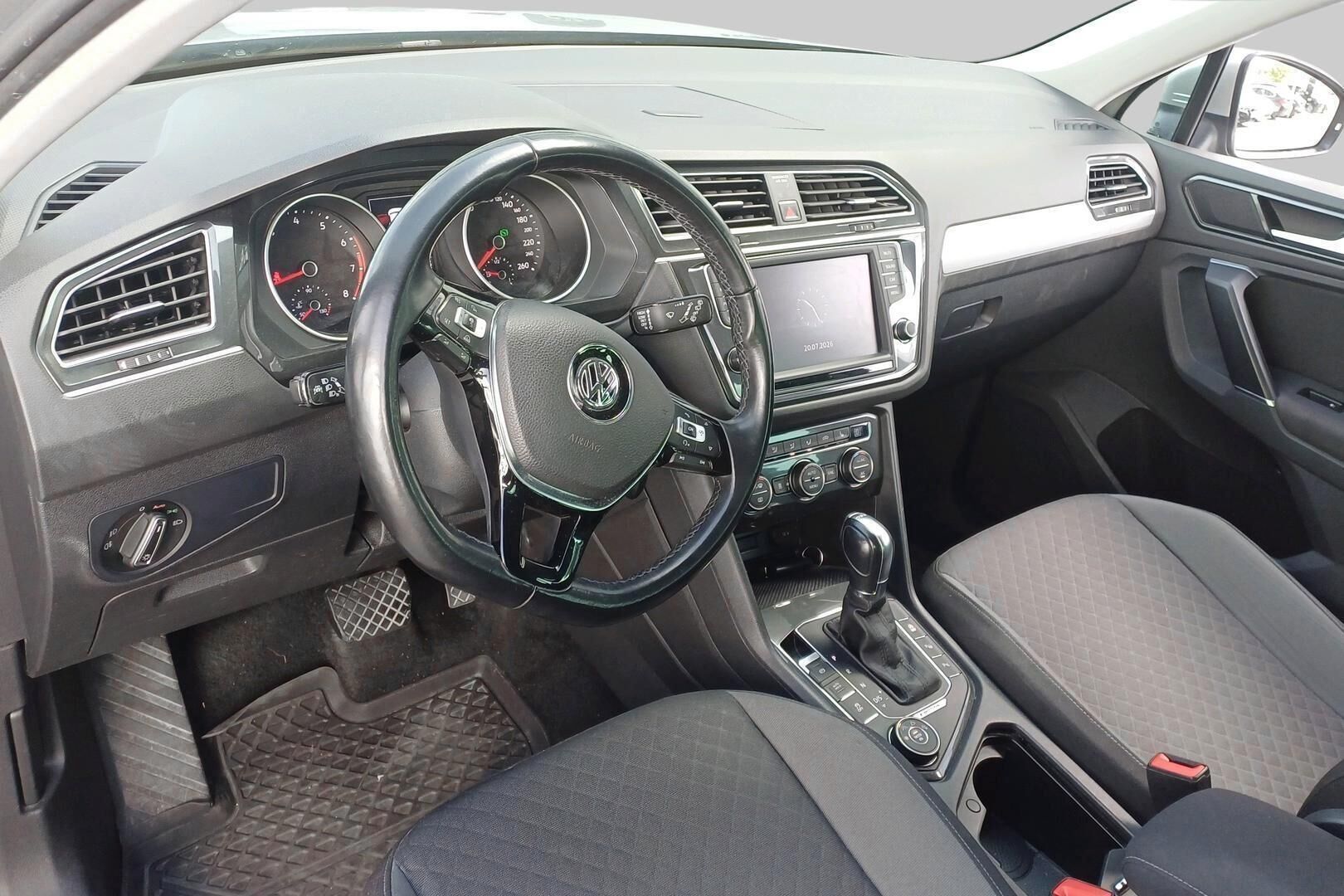 Volkswagen Tiguan iso kuva 1