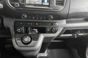 Opel Vivaro esikatselu 48