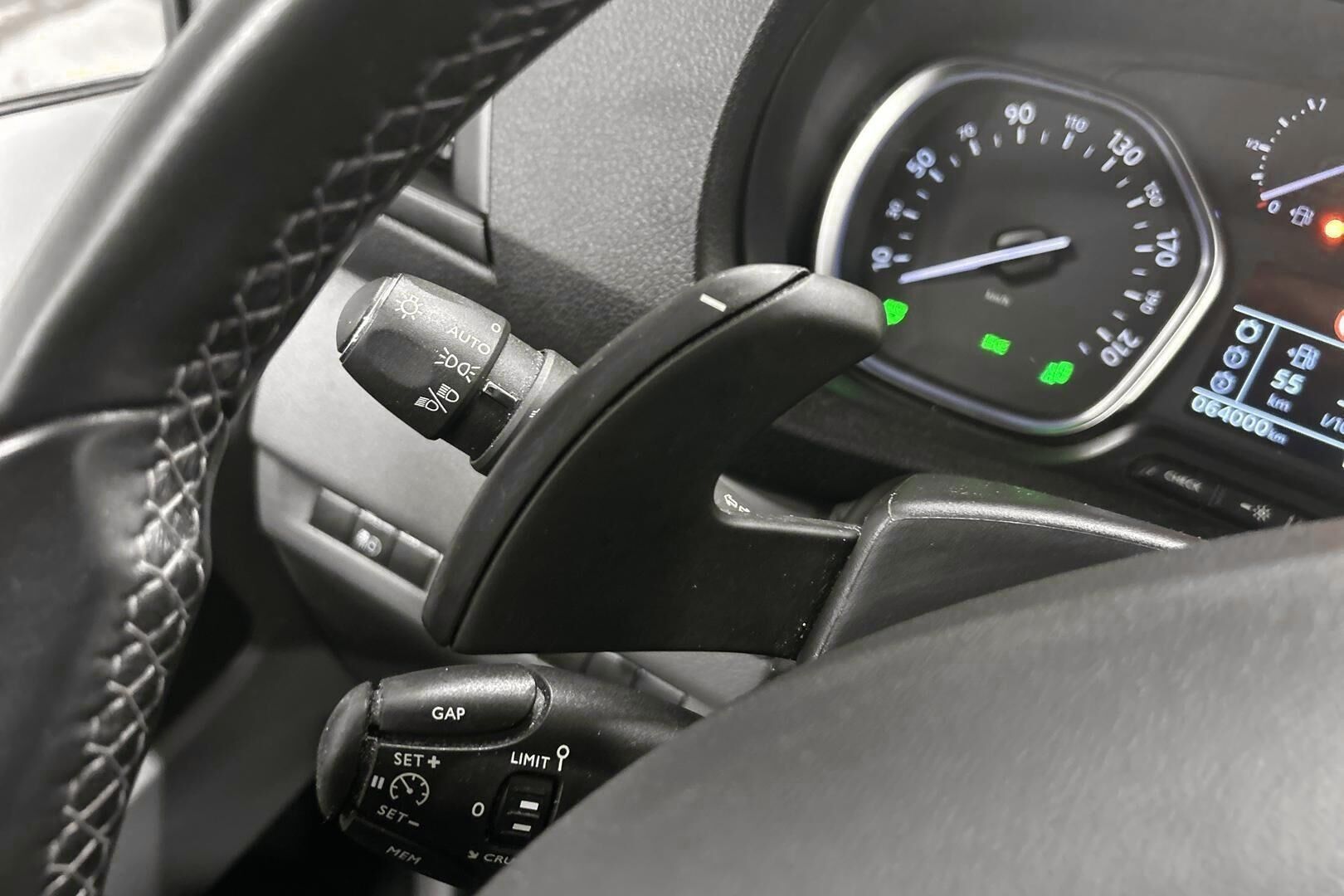 Opel Vivaro iso kuva 52