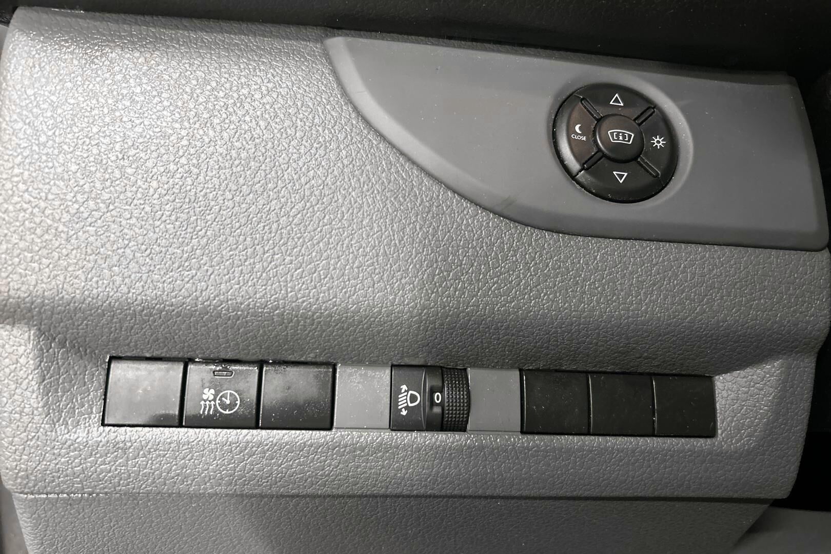 Opel Vivaro iso kuva 53