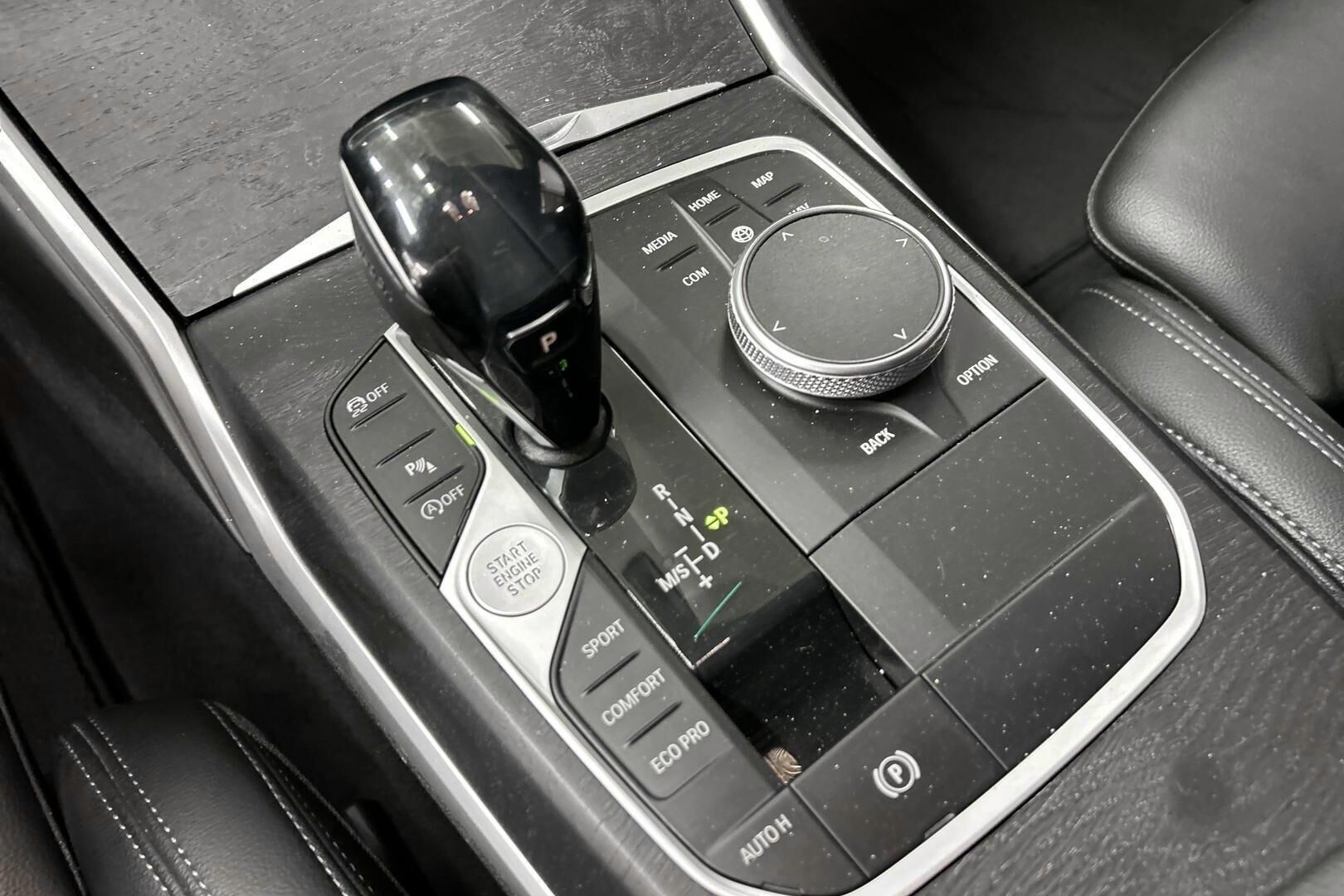 BMW 3-sarja iso kuva 25