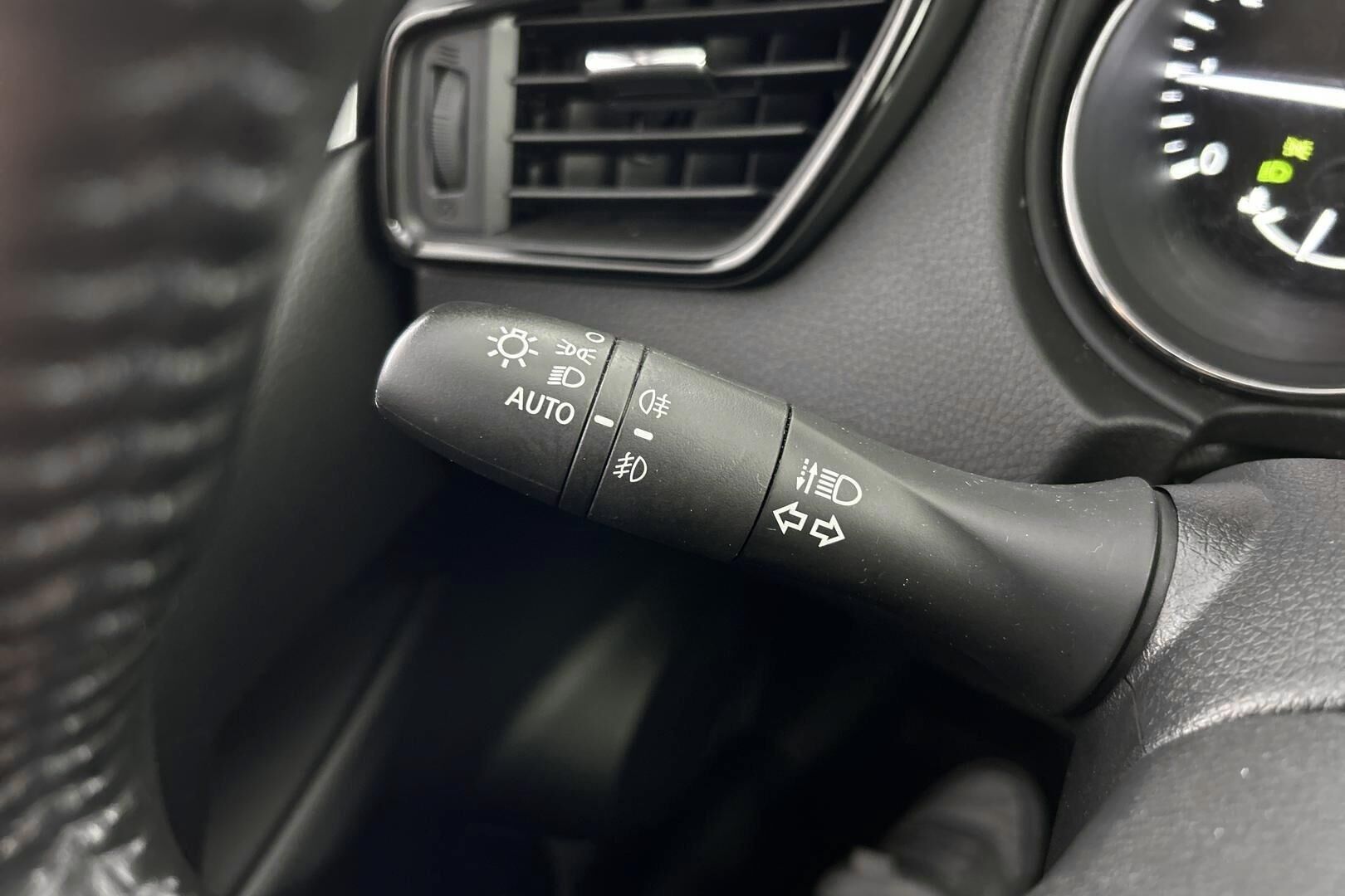 Nissan X-Trail iso kuva 17