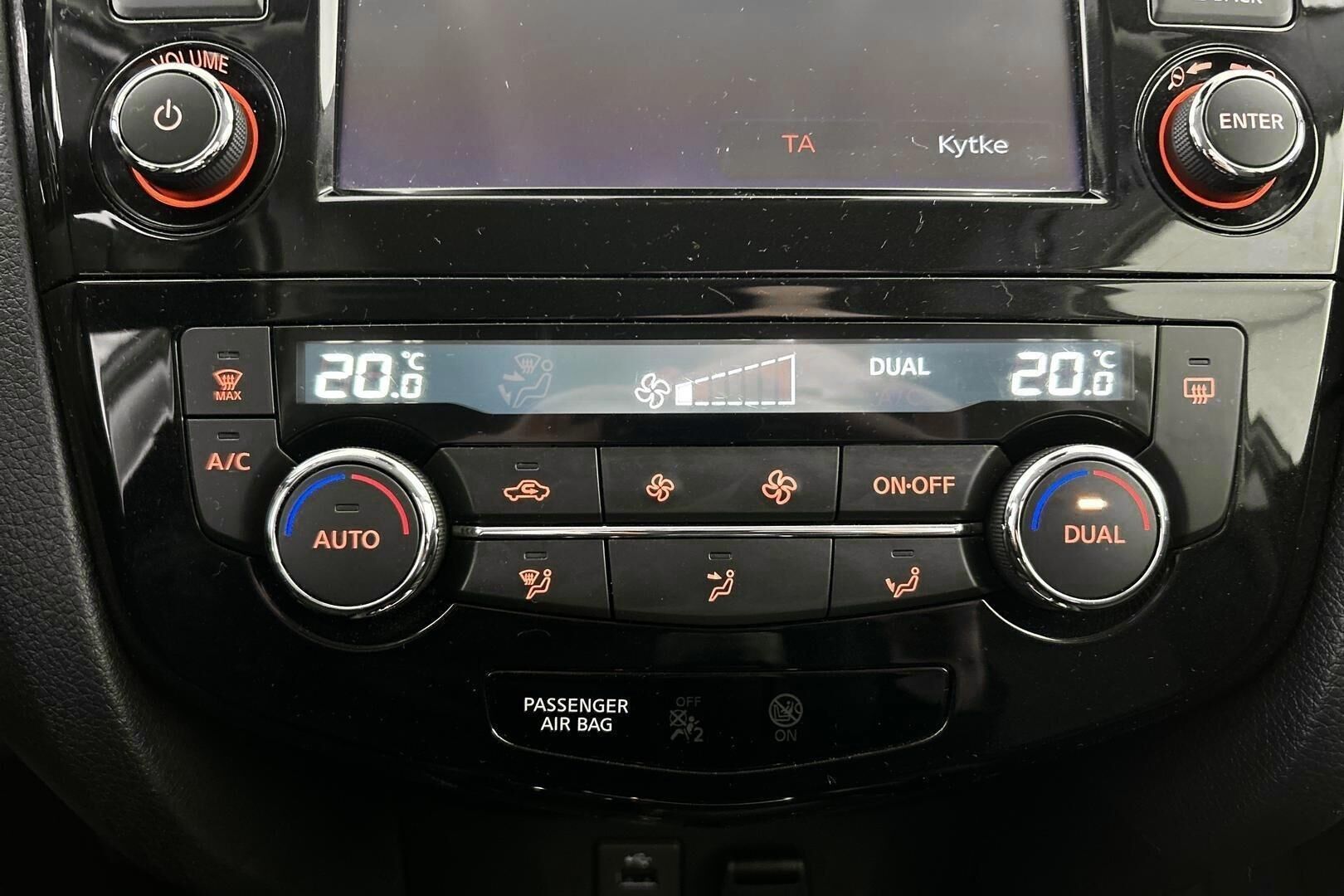 Nissan X-Trail iso kuva 31