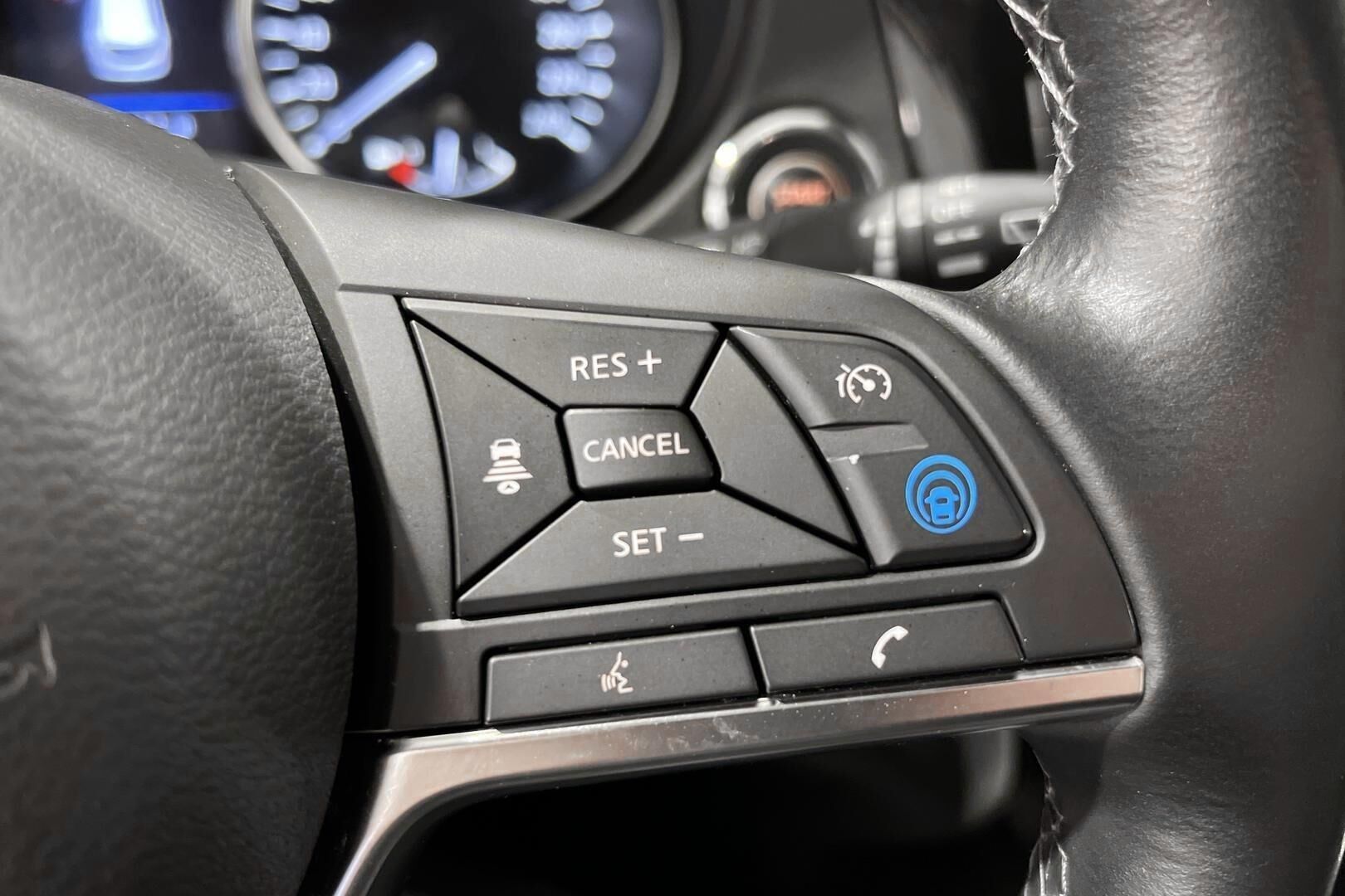 Nissan Qashqai iso kuva 16