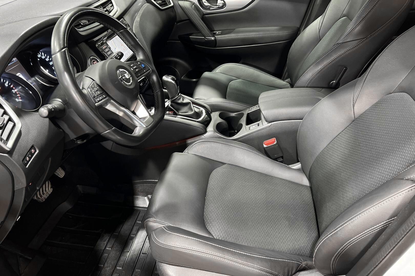 Nissan Qashqai iso kuva 8