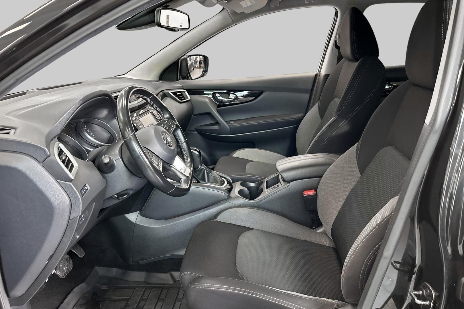 Nissan Qashqai iso kuva 9