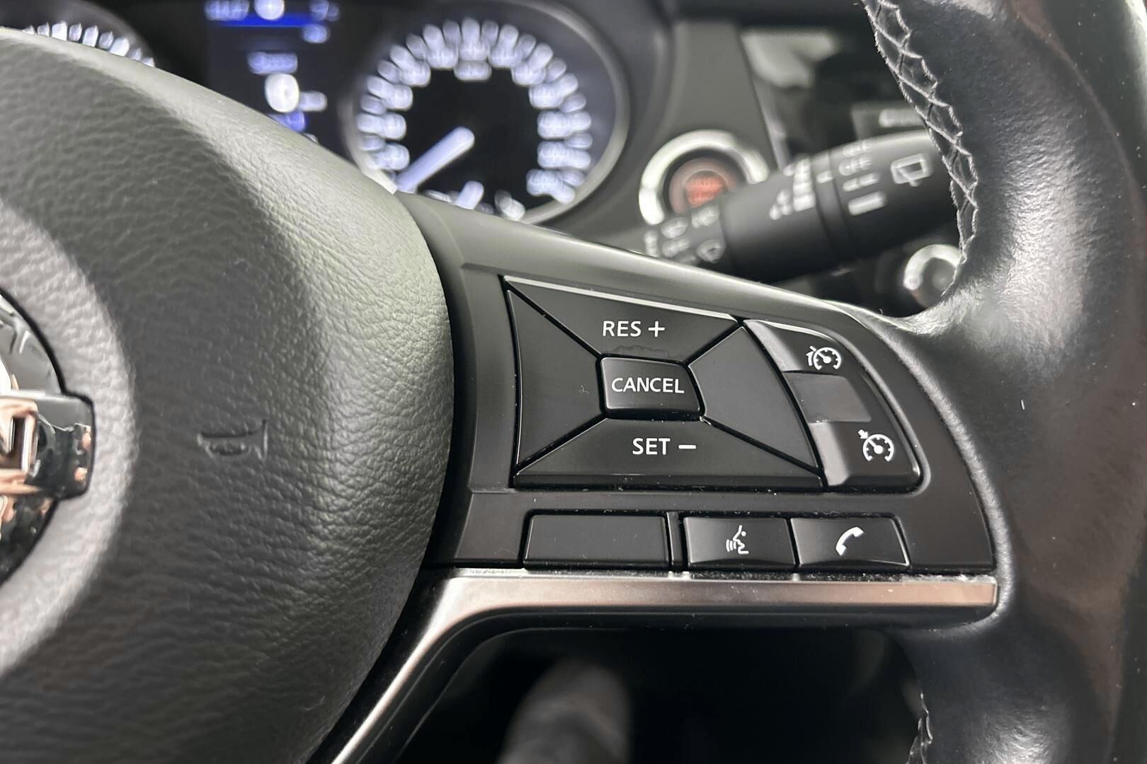 Nissan Qashqai iso kuva 10