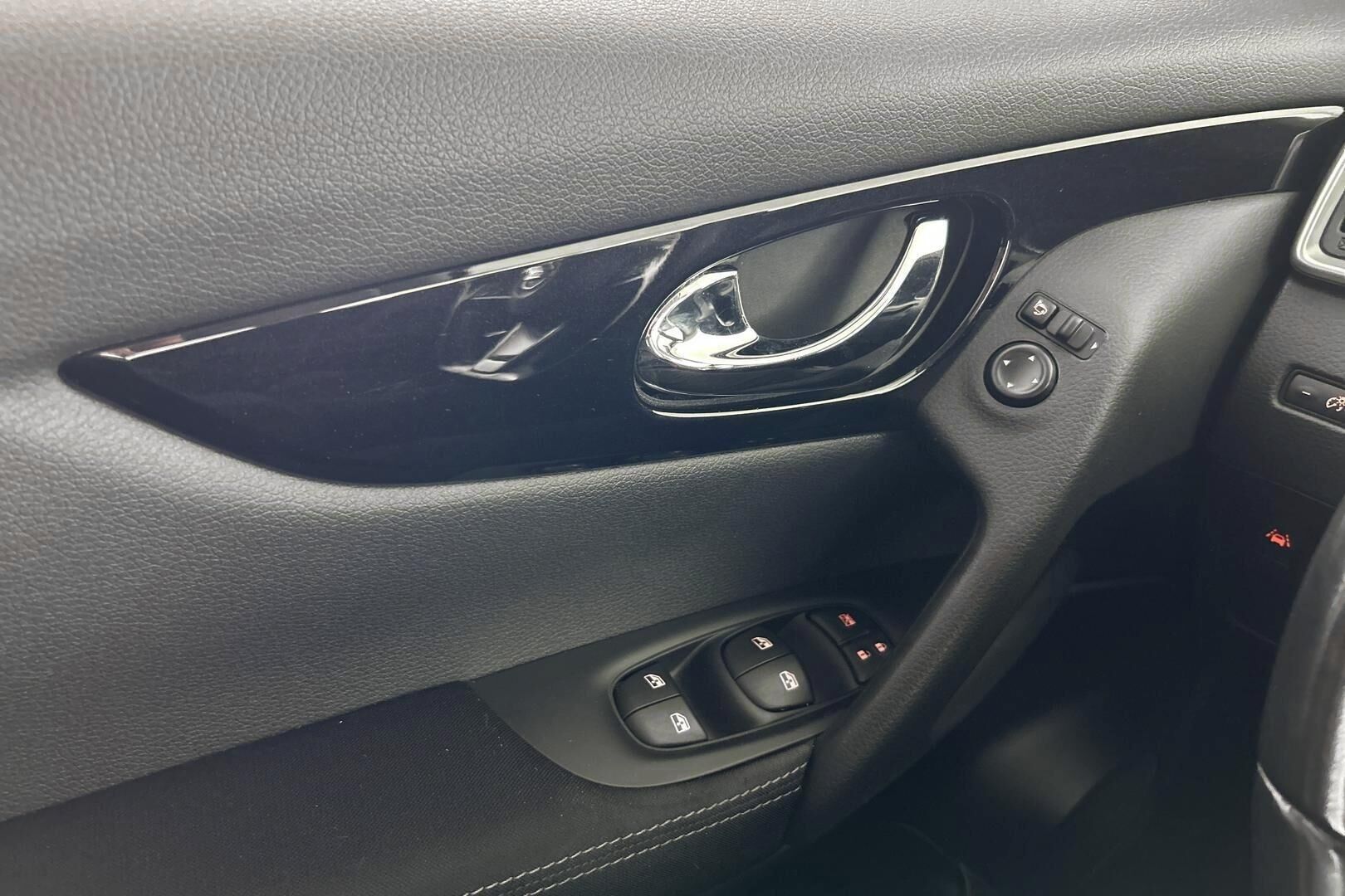 Nissan Qashqai iso kuva 15