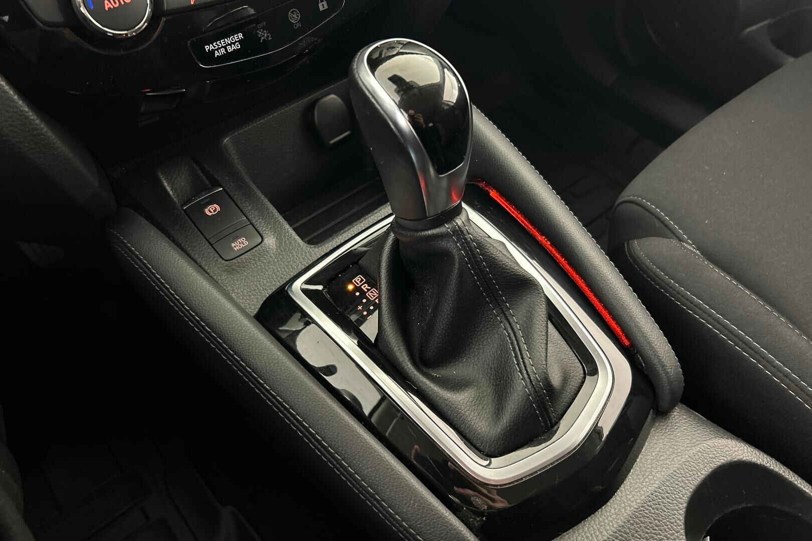 Nissan Qashqai iso kuva 17