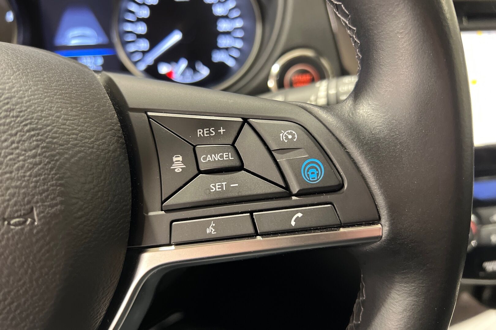 Nissan Qashqai iso kuva 11