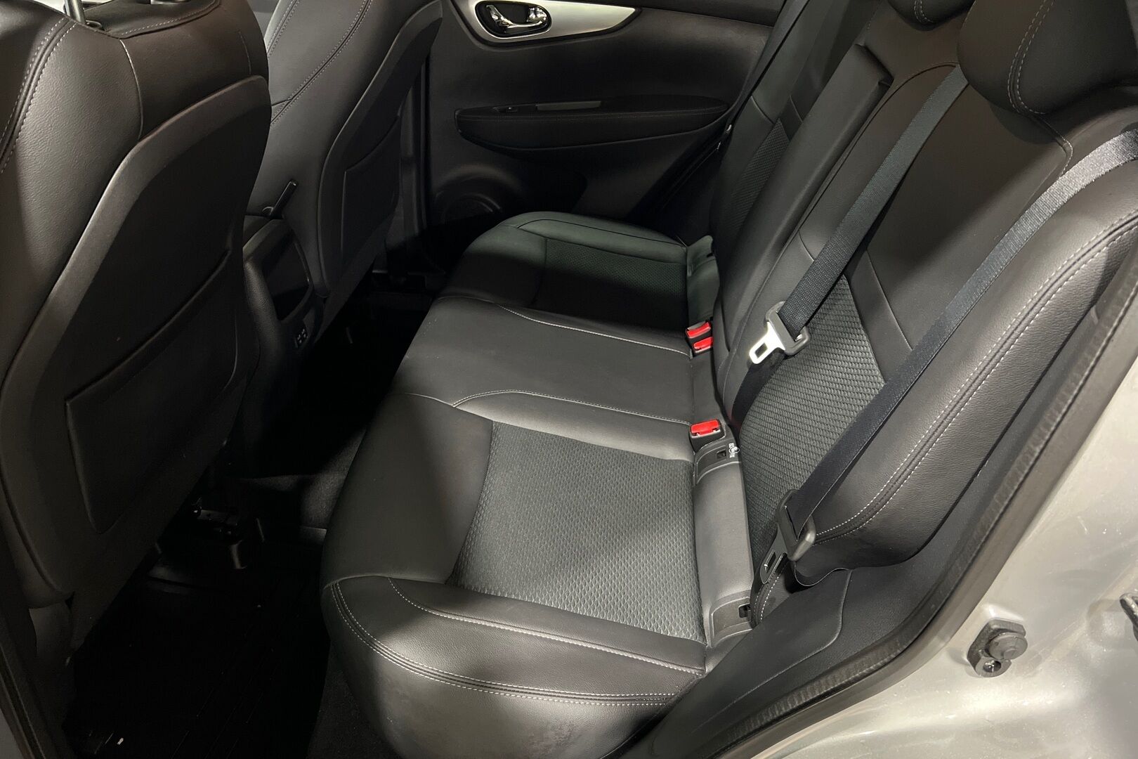 Nissan Qashqai iso kuva 8