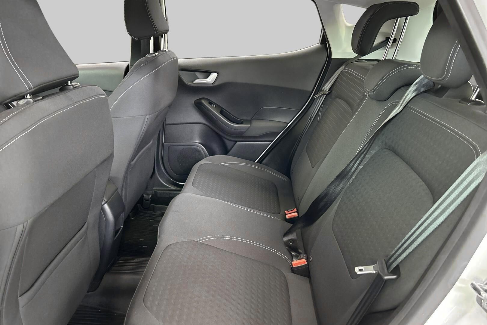 Ford Fiesta iso kuva 9