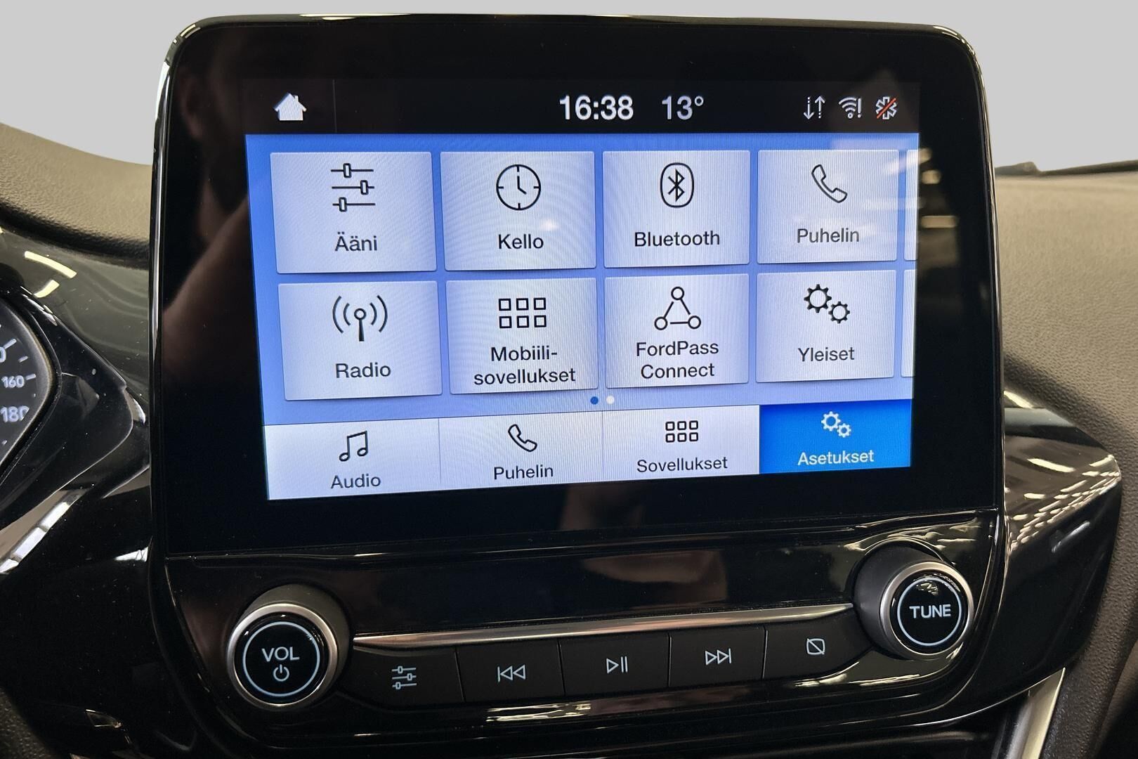 Ford Fiesta iso kuva 16