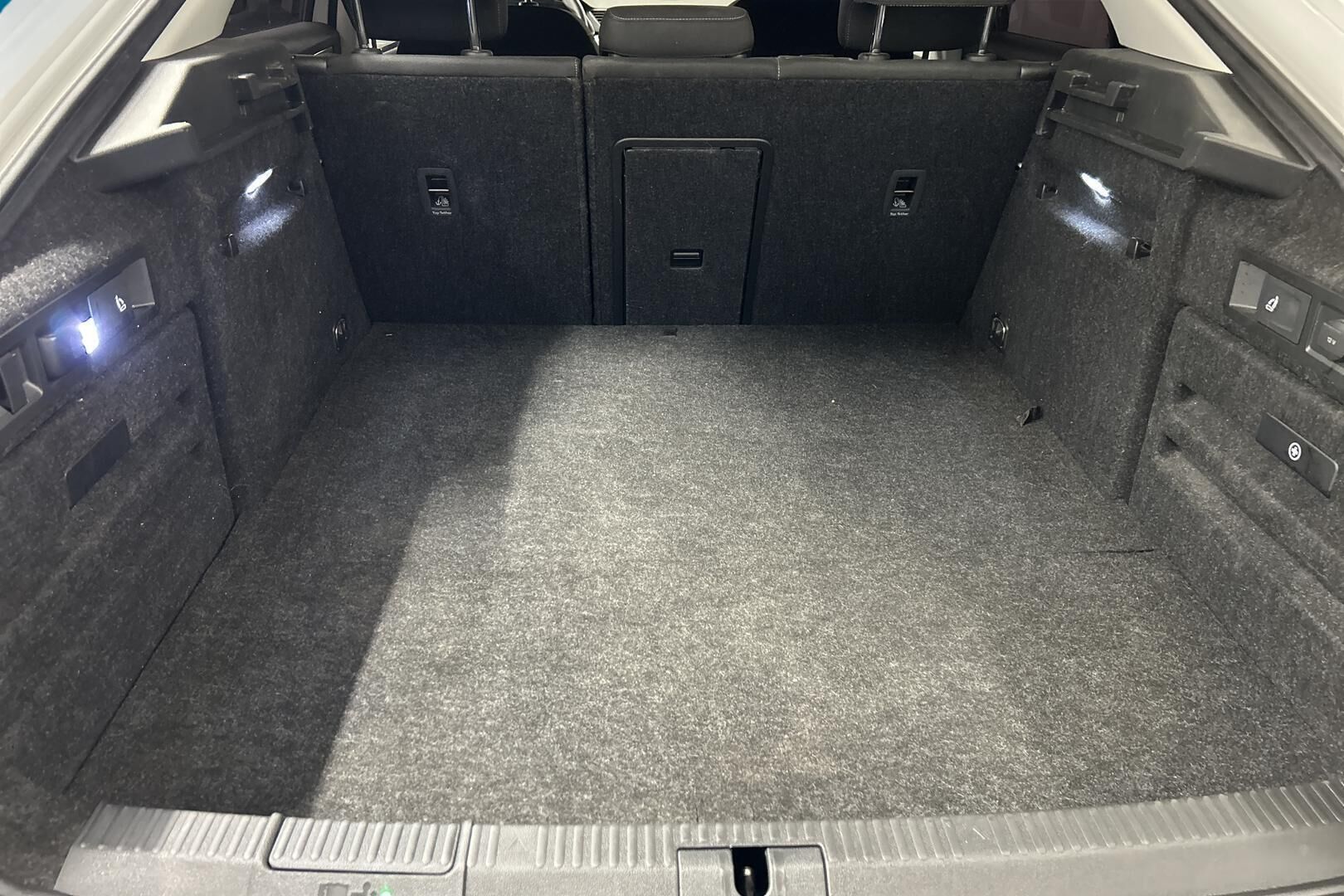 Skoda Superb iso kuva 12